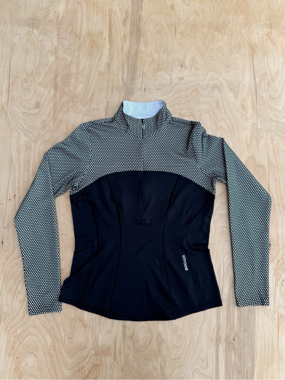 Bogner Women’s Candy Black and White Long-Sleeve Half-Zip Top. Sz Med. WOW